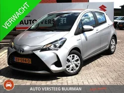 Grijs Gebruikt 2018 Toyota Yaris Hatchback | € 12.950 (Eerlijke prijs)
