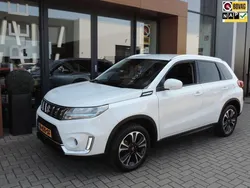 Wit, metallic lak Gebruikt 2021 Suzuki Vitara Style SUV | € 20.990 (Goede deal)