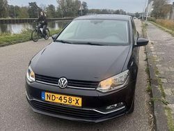Zwart Gebruikt 2015 VW Polo Edition Hatchback | € 7.000 (Iets duurder)