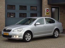 Grijs Gebruikt 2011 Skoda Octavia Business Line Hatchback | € 2.995 (Eerlijke prijs)