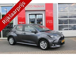 Grijs Gebruikt 2022 Toyota Yaris Active Hatchback | € 21.400 (Eerlijke prijs)
