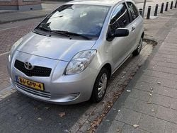 Grijs Gebruikt 2008 Toyota Yaris MPV | € 4.850 (Eerlijke prijs)