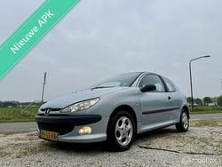 Grijs Gebruikt 2001 Peugeot 206 Hatchback | € 1.250 (Eerlijke prijs)