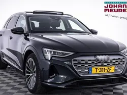 Grijs, metallic lak Gebruikt 2023 Audi Q8 e-tron Advanced SUV | € 57.900 (Super prijs)