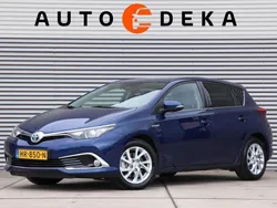 Blauw Gebruikt 2015 Toyota Auris Executive Hatchback | € 14.950 (Eerlijke prijs)