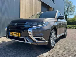 Bruin Gebruikt 2019 Mitsubishi Outlander P-HEV Instyle SUV | € 23.900 (Eerlijke prijs)