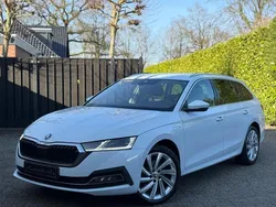 Wit Gebruikt 2021 Skoda Octavia Business Line Stationwagen | € 21.890 (Eerlijke prijs)