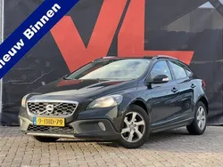 Zwart, metallic lak Gebruikt 2013 Volvo V40 CC Momentum Stationwagen | € 6.448 (Duur)