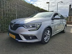 Grijs, metallic lak Gebruikt 2017 Renault Mégane GrandTour LIMITED Stationwagen | € 8.999 (Goede deal)
