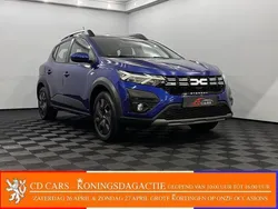 Blauw Gebruikt 2024 Dacia Sandero Expression Hatchback | € 19.950 (Eerlijke prijs)