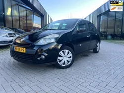 Zwart Gebruikt 2012 Renault Clio IV Authentique Hatchback | € 3.650 (Eerlijke prijs)