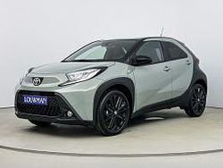 Groen metallic Nieuw 2024 Toyota Aygo Premium Hatchback | € 26.944 (Iets duurder)