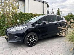 Zwart Gebruikt 2015 Ford Fiesta Titanium Hatchback | € 8.999 (Eerlijke prijs)