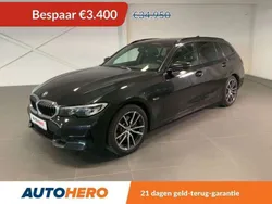 Zwart, metallic lak Gebruikt 2022 BMW 320 Sport Line Stationwagen | € 31.749 (Super prijs)