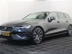 Grijs Gebruikt 2022 Volvo V60 Inscription Stationwagen | € 24.999 (Goede deal)
