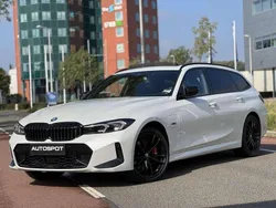 Wit Gebruikt 2022 BMW 330e Shadowline Stationwagen | € 44.950 (Duur)