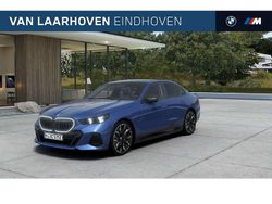 Blauw (metallic) Nieuw 2025 BMW 530e M Sport Sedan | € 98.248