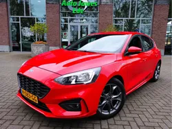 Rood Gebruikt 2020 Ford Focus Business Edition Hatchback | € 19.395 (Eerlijke prijs)