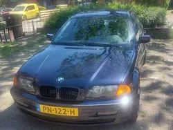Blauw Gebruikt 1999 BMW 318 Executive Sedan | € 2.750 (Eerlijke prijs)