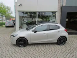 Grijs, metallic lak Gebruikt 2024 Mazda 2 Homura-Aka Hatchback | € 25.850 (Iets duurder)