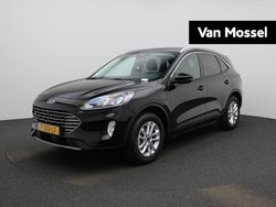 Zwart Gebruikt 2023 Ford Kuga Titanium SUV | € 22.400 (Goede deal)