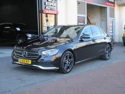 Zwart Gebruikt 2020 Mercedes E220 AMG line Sedan | € 32.950 (Eerlijke prijs)