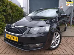 Zwart, metallic lak Gebruikt 2016 Skoda Octavia Business Line Stationwagen | € 10.450 (Eerlijke prijs)