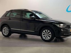 Zwart Gebruikt 2022 VW Tiguan Life SUV | € 27.850 (Super prijs)