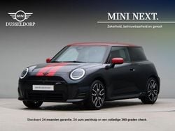 Grijs Gebruikt 2024 Mini Cooper SE Hatchback | € 38.950 (Eerlijke prijs)