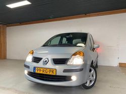 Grijs Gebruikt 2005 Renault Modus Luxe MPV | € 2.750 (Iets duurder)
