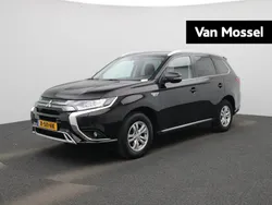Zwart Gebruikt 2021 Mitsubishi Outlander P-HEV SUV | € 22.400 (Goede deal)