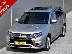 Zilver, metallic lak Gebruikt 2021 Mitsubishi Outlander Instyle SUV | € 29.950 (Eerlijke prijs)