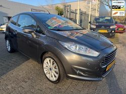 Grijs, metallic lak Gebruikt 2016 Ford Fiesta Titanium Hatchback | € 7.499 (Goede deal)