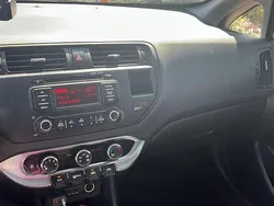 Wit Gebruikt 2012 Kia Rio Plus MPV | € 6.000 (Goede deal)