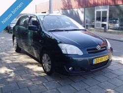 Groen, metallic lak Gebruikt 2005 Toyota Corolla Hatchback | € 3.499 (Eerlijke prijs)