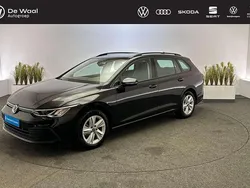 Zwart Gebruikt 2023 VW Golf VIII Life Stationwagen | € 22.895 (Eerlijke prijs)