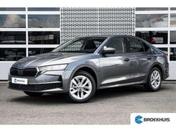 Grijs, metallic lak Nieuw 2025 Skoda Octavia Business Line Hatchback | € 35.945 (Super prijs)