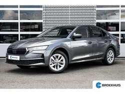 Grijs, metallic lak Nieuw 2025 Skoda Octavia Business Line Hatchback | € 35.945 (Super prijs)