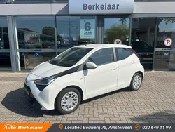 Wit Gebruikt 2018 Toyota Aygo X-play Hatchback | € 13.445 (Eerlijke prijs)