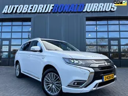Wit, metallic lak Gebruikt 2020 Mitsubishi Outlander P-HEV Intense SUV | € 21.900 (Eerlijke prijs)