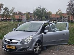 Zilver Gebruikt 2007 Opel Corsa Enjoy Hatchback | € 2.200 (Goede deal)