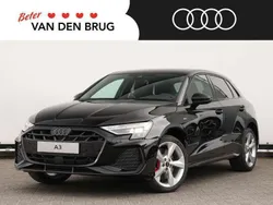 Zwart, metallic lak Nieuw 2025 Audi A3 Sportback e-tron Competition Sedan | € 51.048 (Eerlijke prijs)