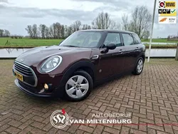 Rood Gebruikt 2017 Mini One Clubman Stationwagen | € 13.250 (Eerlijke prijs)