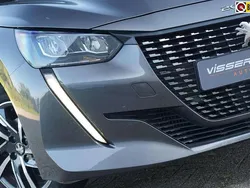 Grijs, metallic lak Gebruikt 2022 Peugeot 208 Allure Hatchback | € 13.925 (Goede deal)