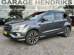 Grijs Gebruikt 2017 Ford Kuga ST-Line SUV | € 18.945 (Eerlijke prijs)