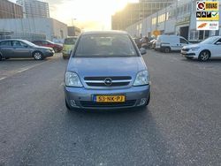 Grijs Gebruikt 2003 Opel Meriva Cosmo MPV | € 2.000 (Duur)