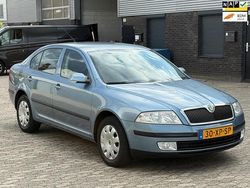 Blauw Gebruikt 2007 Skoda Octavia Ambiente Hatchback | € 2.249 (Eerlijke prijs)