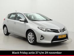 Grijs Gebruikt 2014 Toyota Auris Hatchback | € 11.999 (Iets duurder)