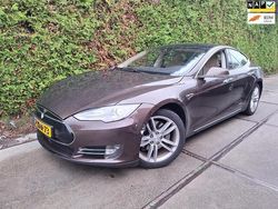 Bruin Gebruikt 2015 Tesla Model S Hatchback | € 14.900 (Super prijs)