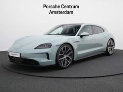 Groen Gebruikt 2024 Porsche Taycan Sport Sedan | € 121.655